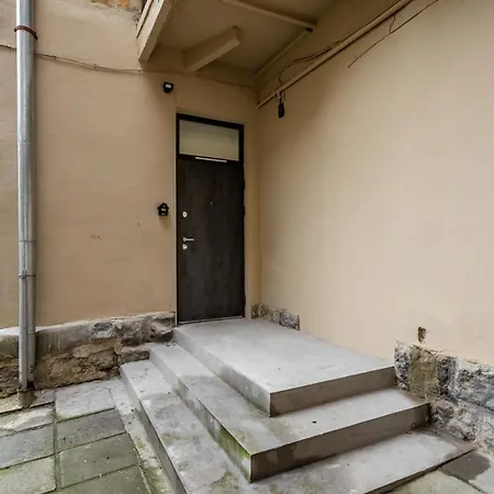 Avangard Shpytalna 28 * Lviv