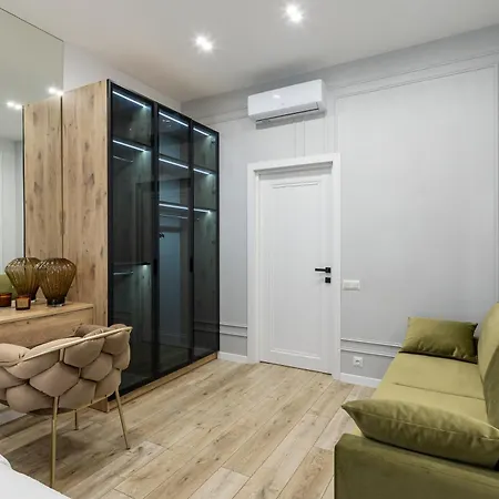 Avangard Shpytalna 28 *