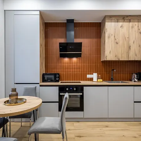 Lägenhet Avangard Shpytalna 28 *