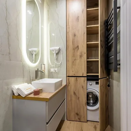 Avangard Shpytalna 28 *