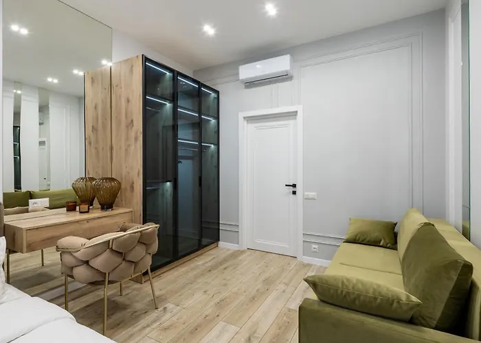 Avangard Shpytalna 28 *