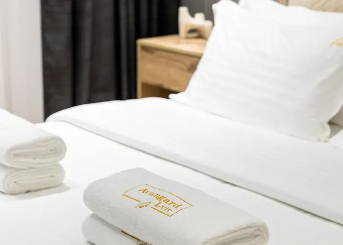 Apartment Avangard Shpytalna 28 *