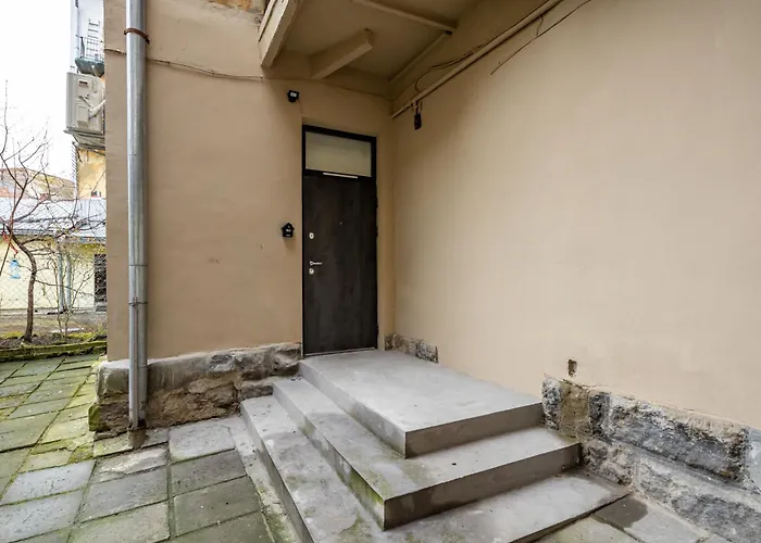 Avangard Shpytalna 28 * Lviv